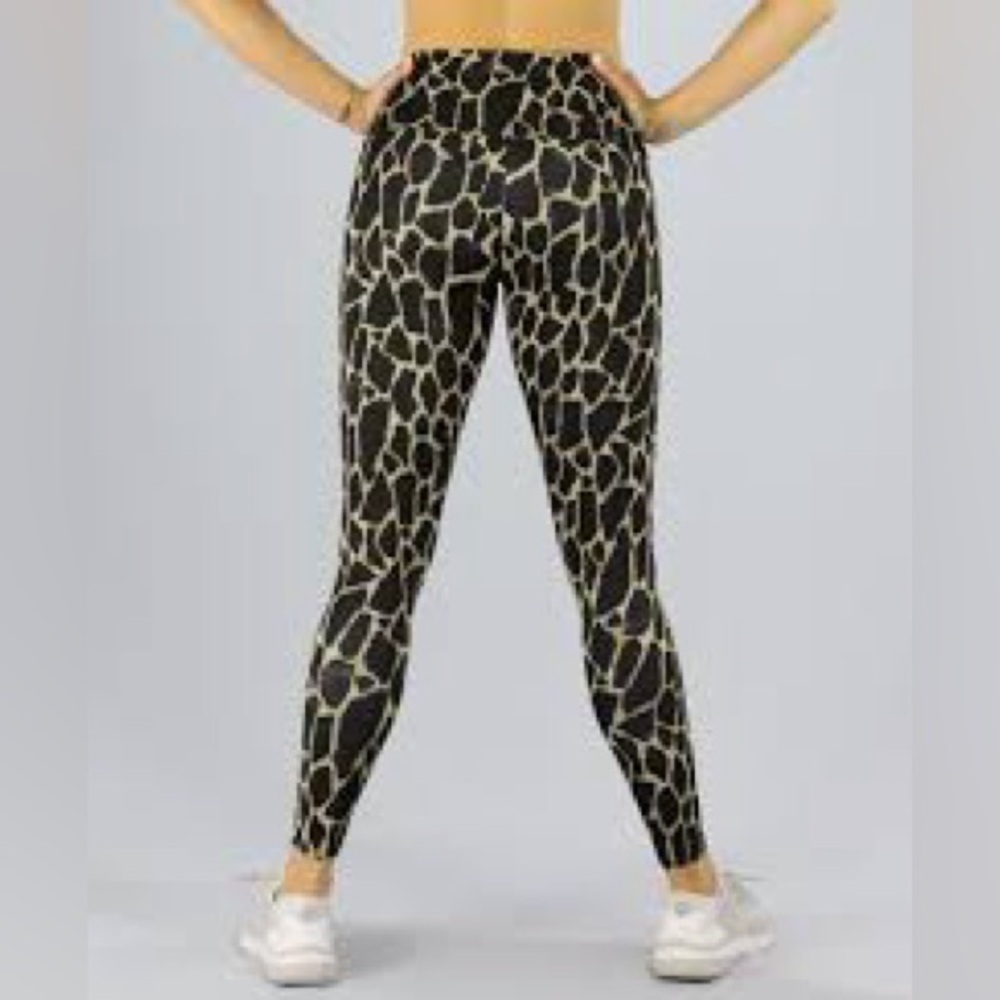 Onzie Black and Cream Patterned Leggings